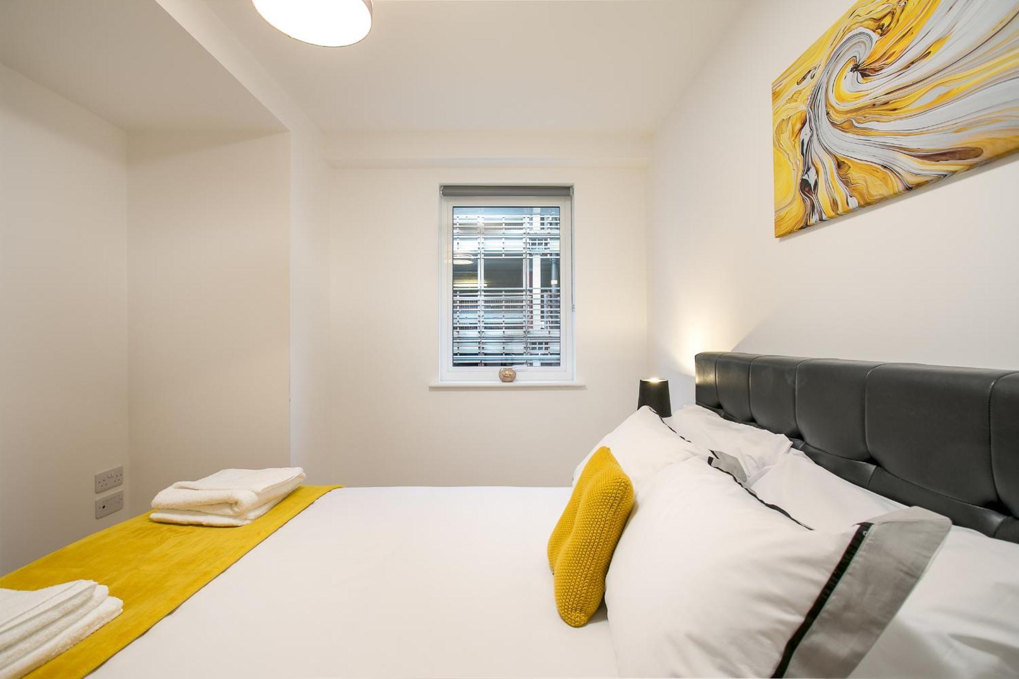 Skyvillion - Cozy Apartments In Enfield Town With Free Parking & Wifi ภายนอก รูปภาพ