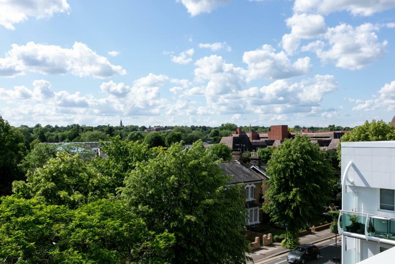 Skyvillion - Cozy Apartments In Enfield Town With Free Parking & Wifi ภายนอก รูปภาพ