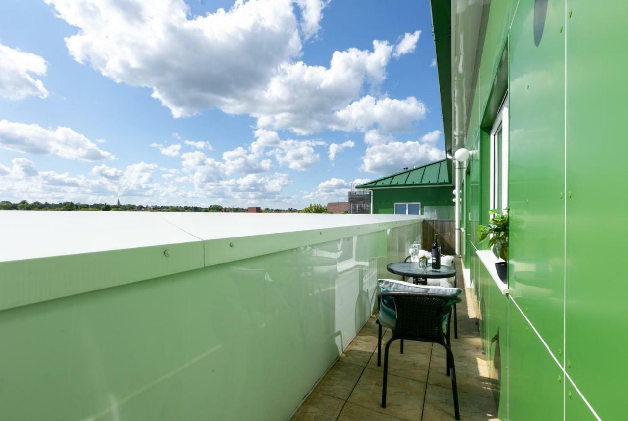 Skyvillion - Cozy Apartments In Enfield Town With Free Parking & Wifi ภายนอก รูปภาพ